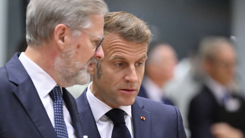 Podivná skvrna na tváři Petra Fialy: Musel jsem na zákrok, přiznal premiér