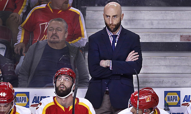 Domácí násilí ve Washingtonu? Klub po obvinění vyhodil asistenta, ten vše popírá