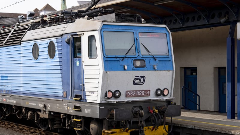 Koridor v Lipníku nad Bečvou stál kvůli krádeži kabelů: Policie zadržela tři podezřelé