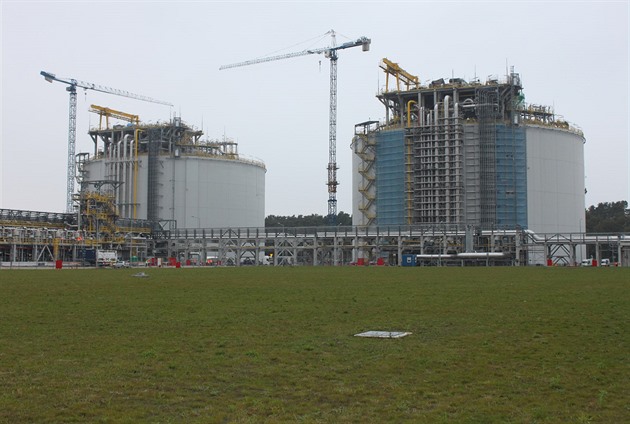 Poláci začnou vozit americký zkapalněný plyn pro Slovensko a Ukrajinu