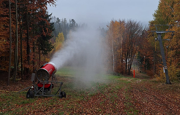 Vše připraveno, odzkoušeno. Lyžařský areál na Vysoké už vyhlíží jen mráz