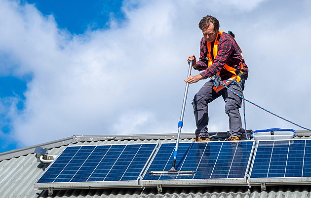 Až tři hodiny elektřiny denně zdarma. Austrálie testuje přelomový projekt