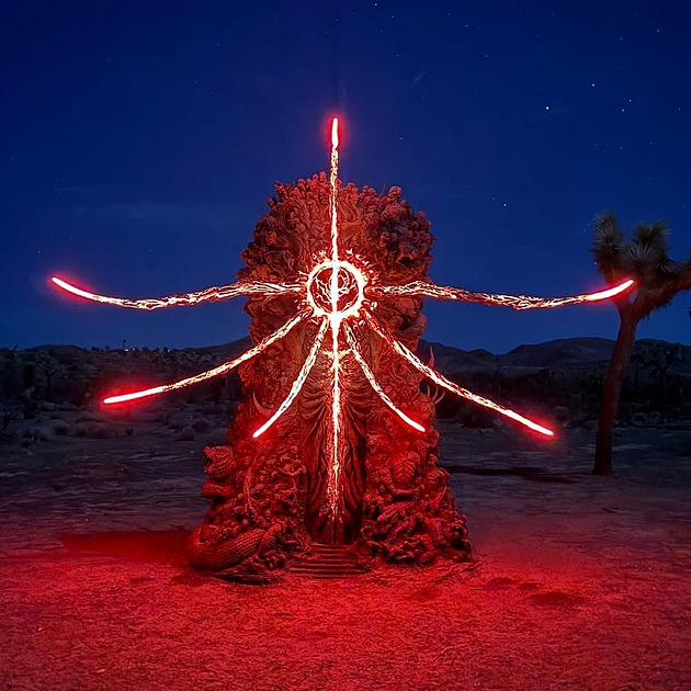 Lidem vrtá hlavou význam tajemné sochy v poušti. Co by to mohlo být?