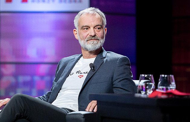 Nemám sebedůvěru. Mít o deset centimetrů víc, nejsem herec, říká Trojan