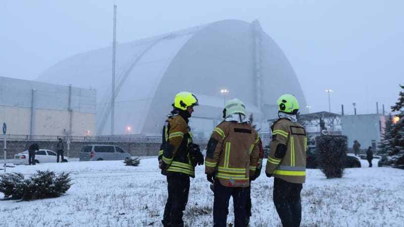 Černobyl je bez proudu, varují vědci. Rusko opět tvrdě zaútočilo na ukrajinskou energetiku