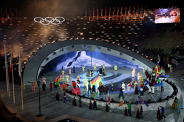 Zakončení ZOH ONLINE: Češi už jsou na ploše, vlajku nesli Sáblíková a Jílek