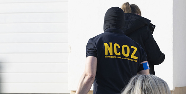 Policie obvinila tři lidi z krácení daní. Stát obrali o více než čtvrt miliardy