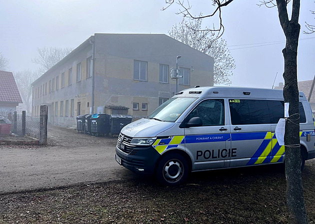 K vážně zraněnému dvouletému dítěti letěl vrtulník. Policie zadržela podezřelého