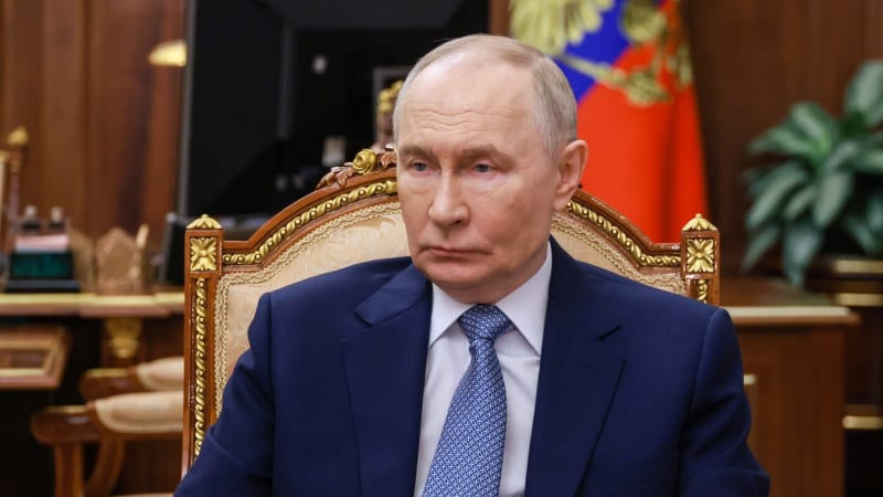 Putin klame své občany předtočenými schůzkami. Jeho počínání odhalila rostlina