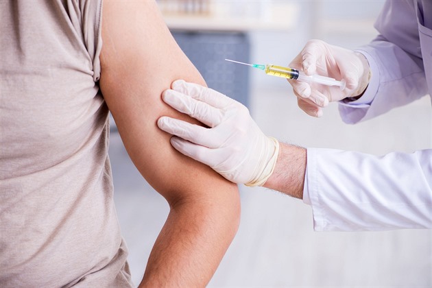 Spor v koalici kvůli vakcínám na chřipku. Ať očkování nehradí pojišťovny, žádá SPD