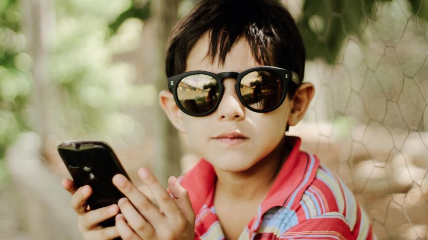 Děti a mobily? Průzkum ukázal, že realita je mnohem horší, než si myslíme