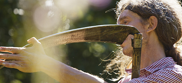 RECENZE: Jako by byli posledními lidmi. Film Při zemi láká působivými záběry