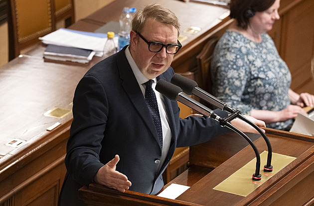 Poslanci hlasují o nižších sociálních odvodech OSVČ. Ke koalici se přidá ODS