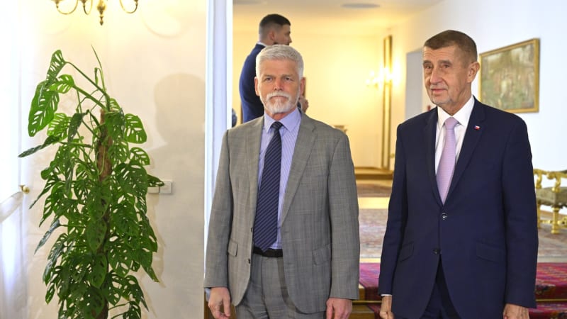 Vztahy vlády a Hradu jsou podle Čechů špatné, ukazuje výzkum. Kdo je za tento stav odpovědný?