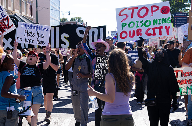 Vězni ve svých domovech. Kvůli agentům ICE se bojí imigranti v USA vycházet ven