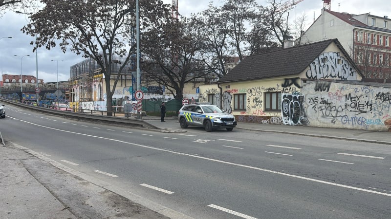 Protidrogový zásah v Praze: Policisté na místě našli trhavinu semtex