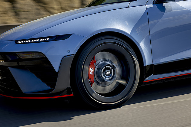 Elektrický predátor v akci. Hyundai Ioniq 6 N je rychlejší než lidské smysly