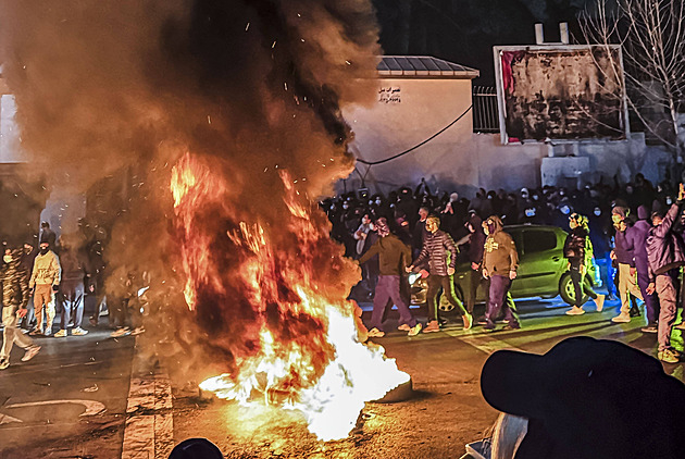 „Jednal ve prospěch USA.“ Írán popravil muže za útok na sklad munice