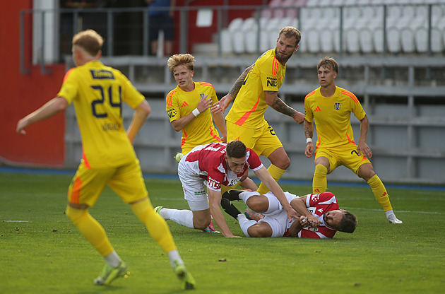 Fotbalisté Žižkova zdolali v druhé lize doma Jihlavu a přiblížili se baráži