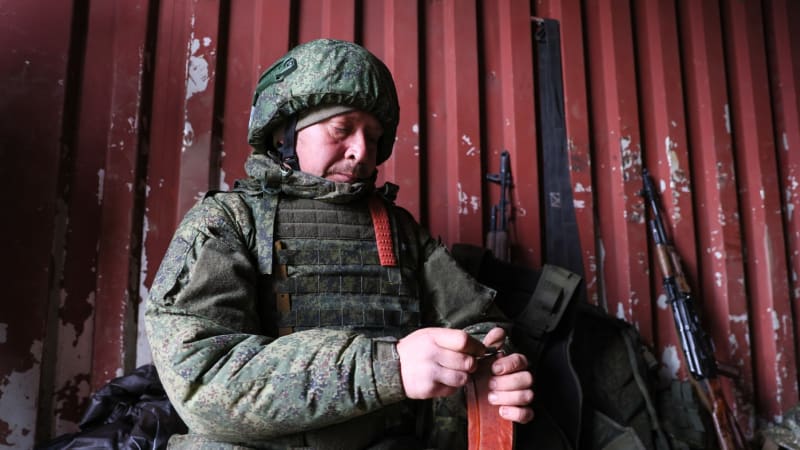 Přestaňte žrát lidi. Ruští velitelé bojují s kanibalismem mezi vojáky, odhalila tajná služba