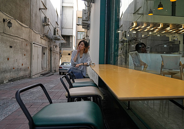 Jak se snáší bolest. Ekonomika Íránu je uprostřed smrtící spirály, platí za to lidé