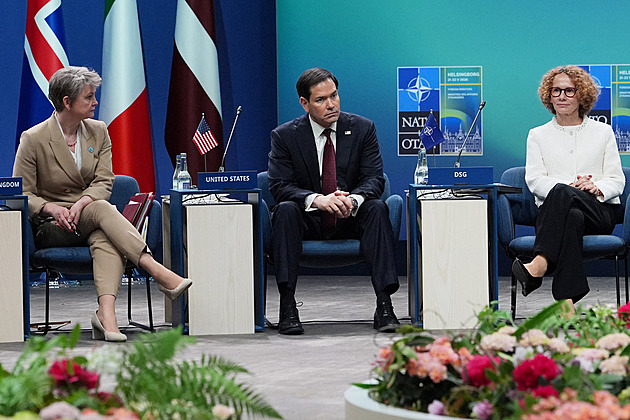 Není to trest. Rubio vysvětloval spojencům Trumpovy šachy s vojáky v Evropě