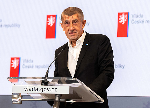 Babiš chce do Vánoc zrušit poplatky ČT. Klempířův návrh projedná vláda v červnu