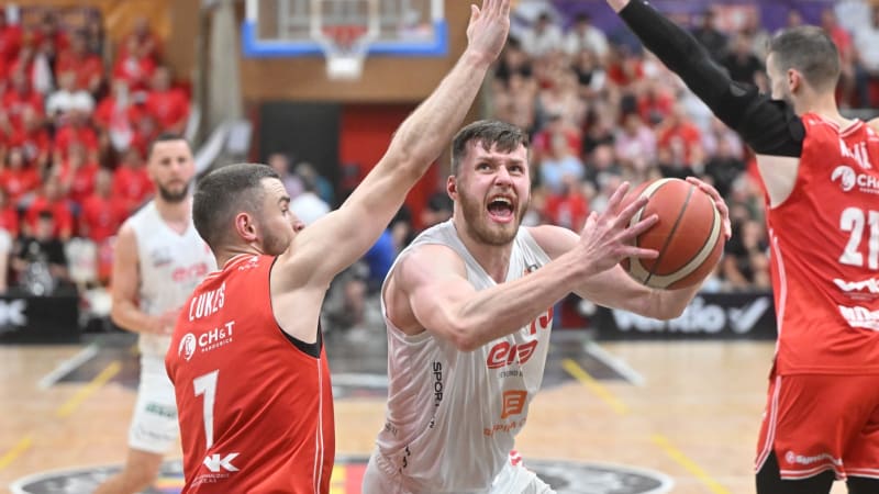 Konec jedné mistrovské éry: Z basketbalové mapy zmizí Nymburk. Čeká ho sloučení se Slavií