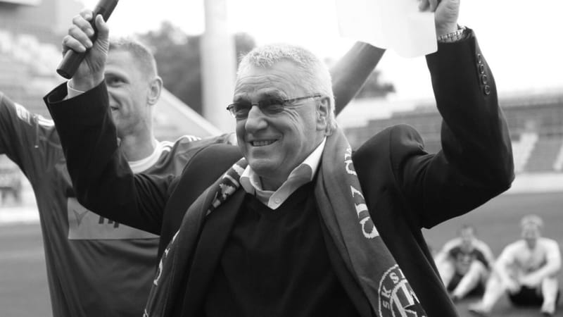 Zemřel Petr Uličný. Legendární fotbalový trenér bojoval s vážnou nemocí