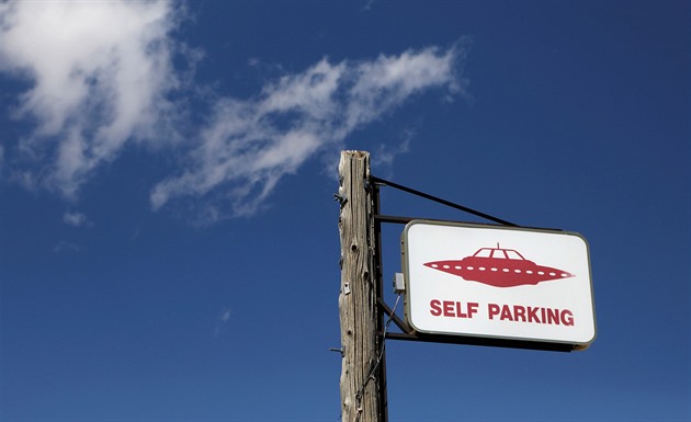 Červeně zářící koule. USA zveřejnily další dokumenty týkající se UFO