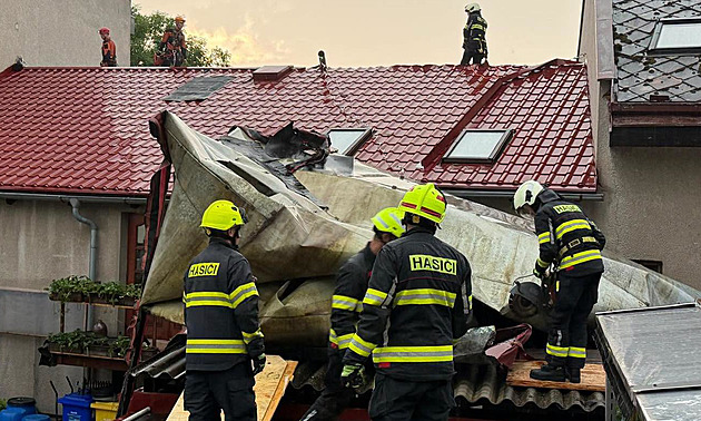 Bouřky dělaly neplechu, hasiči měli stovky výjezdů. Situace se zlepší